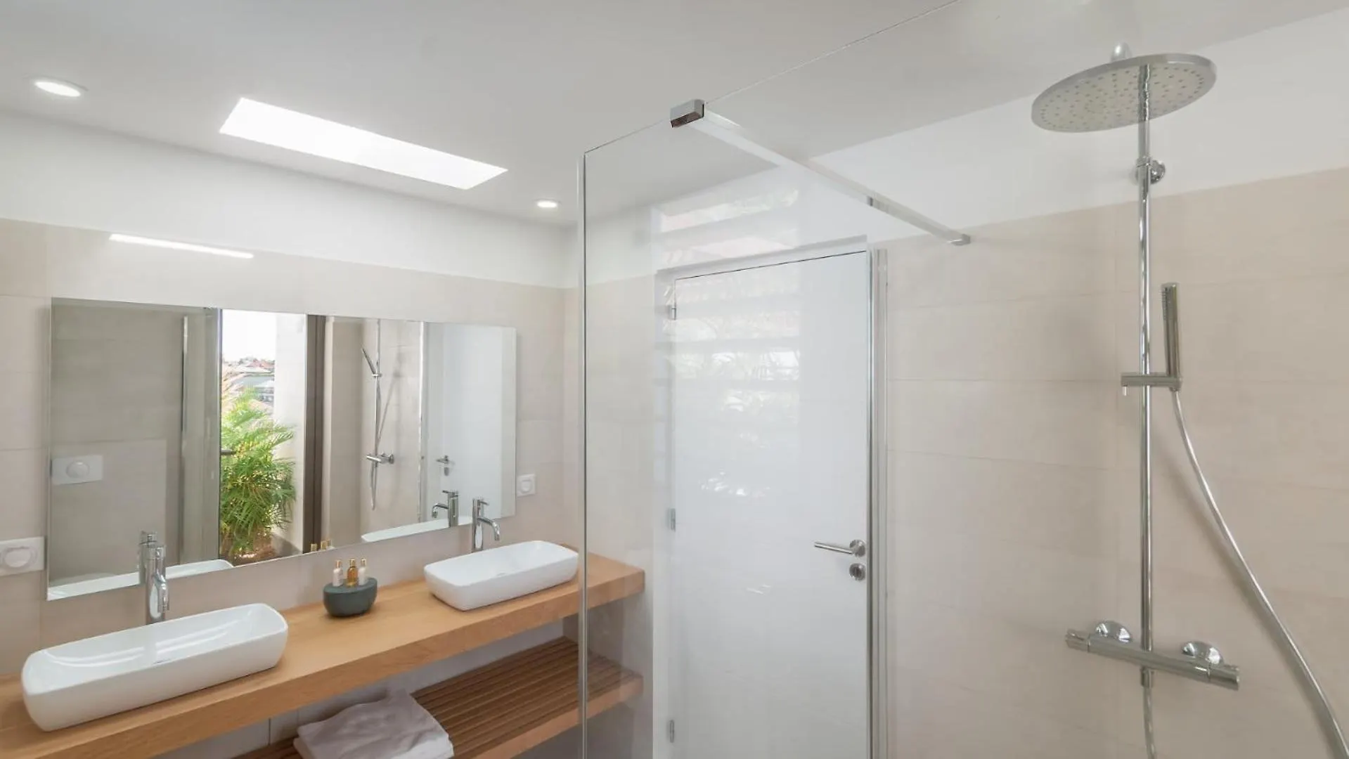 Privileged Villa For A Dream Stay 古斯塔维亚 0*,