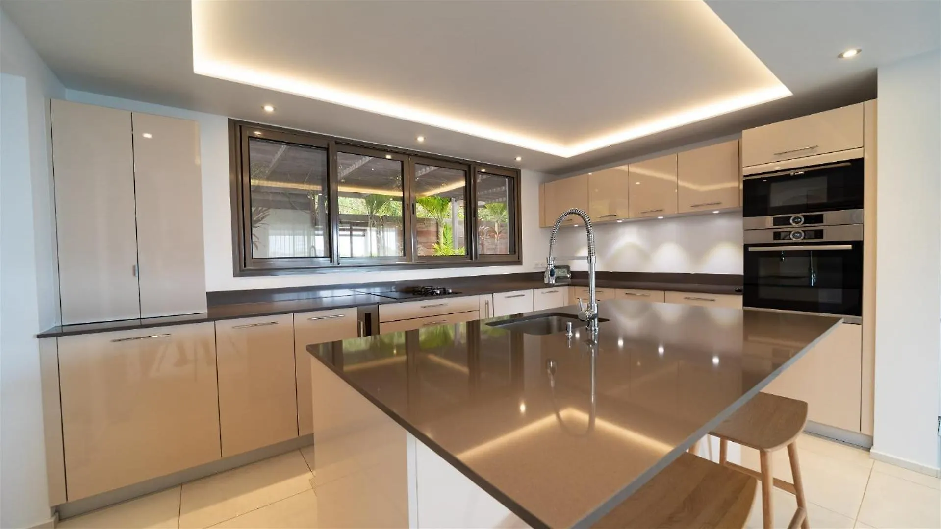 Privileged Villa For A Dream Stay 古斯塔维亚